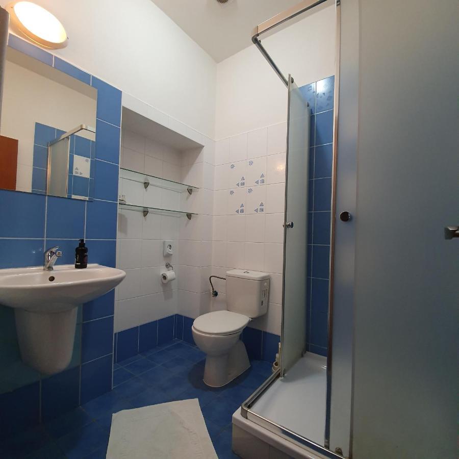 Red Deer Hotel Брезно Экстерьер фото