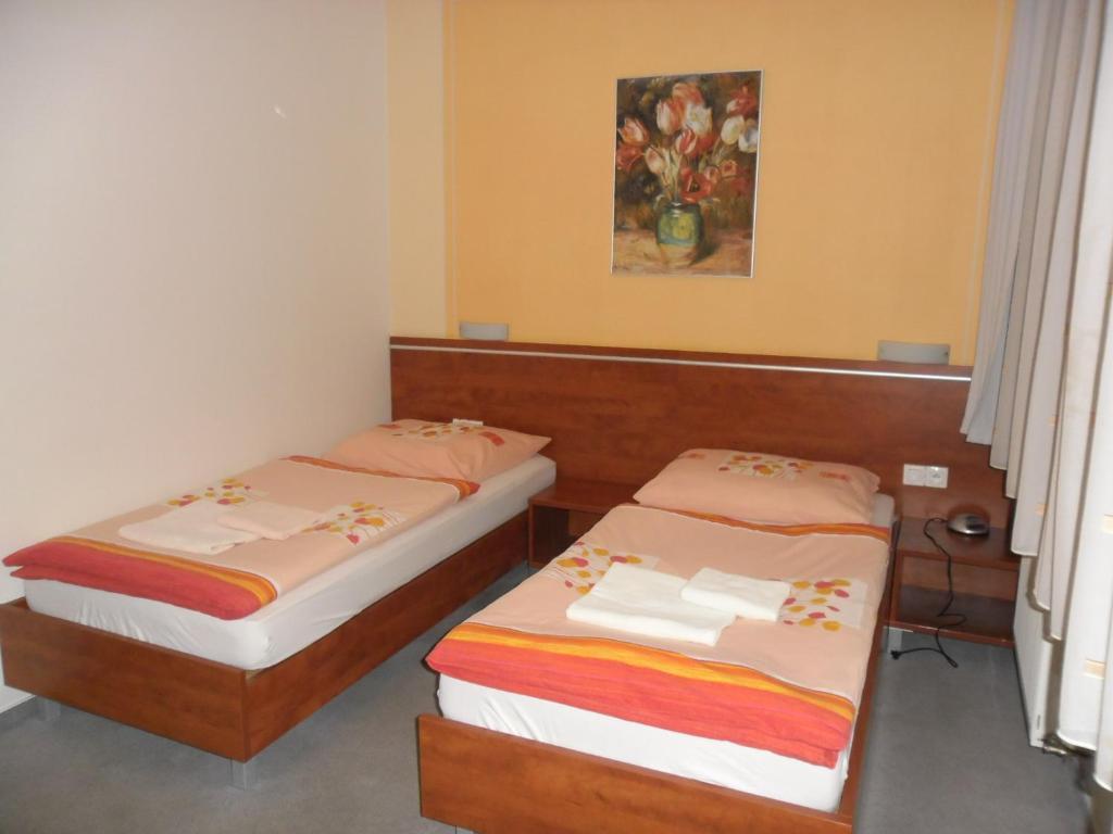 Red Deer Hotel Брезно Номер фото
